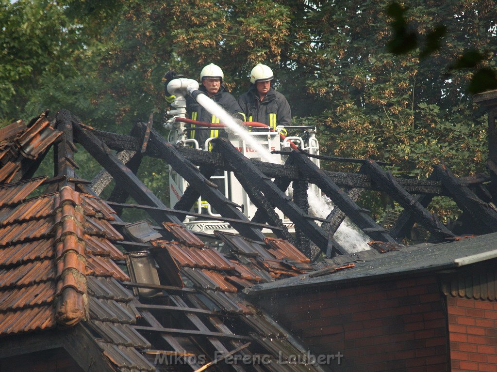 Brand Schuetzenhof Neusser Landstr P6490.JPG